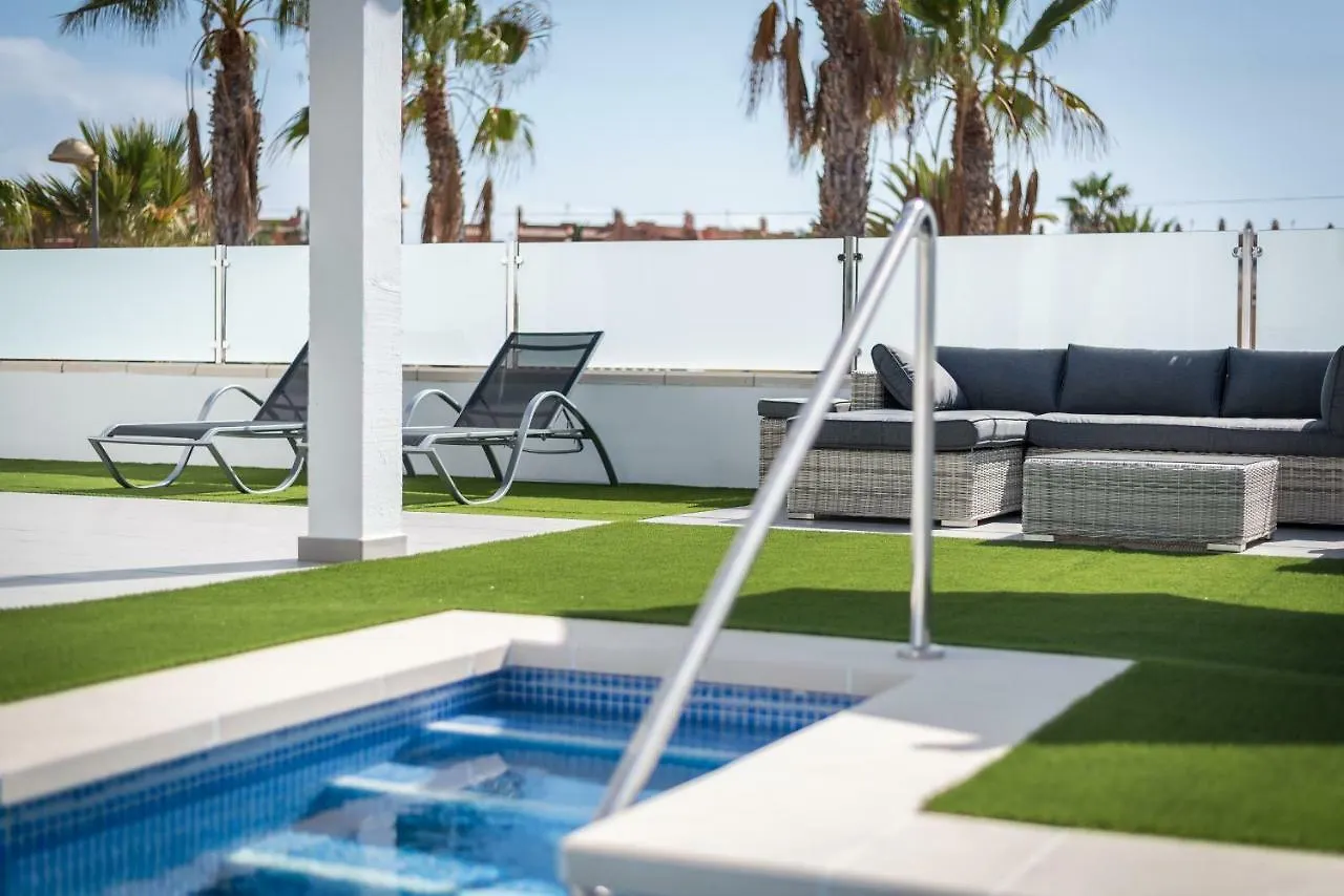 Luxurious 5* Villa - 300M2 - Private Heated Pool - Garage - Wifi 팔름-마르 스페인
