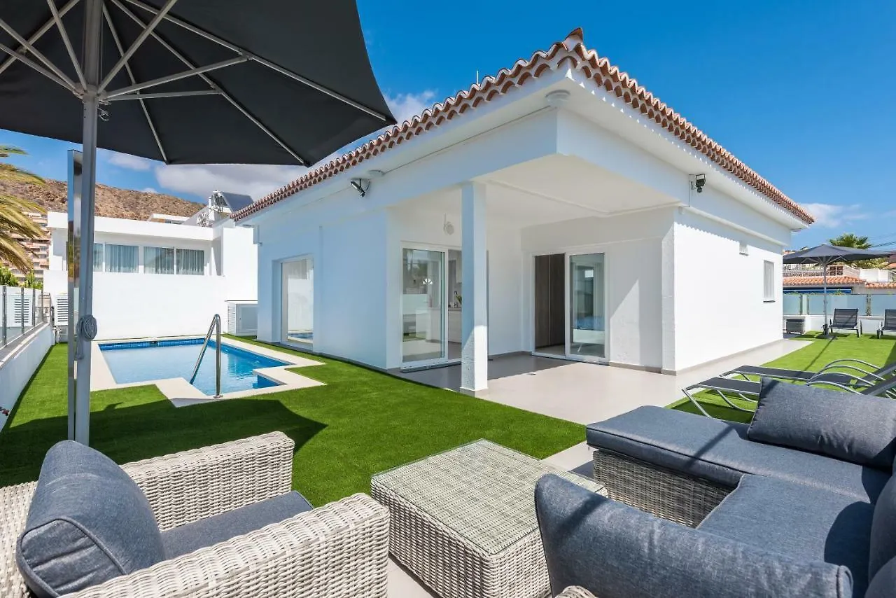 Luxurious 5* Villa - 300M2 - Private Heated Pool - Garage - Wifi 팔름-마르
