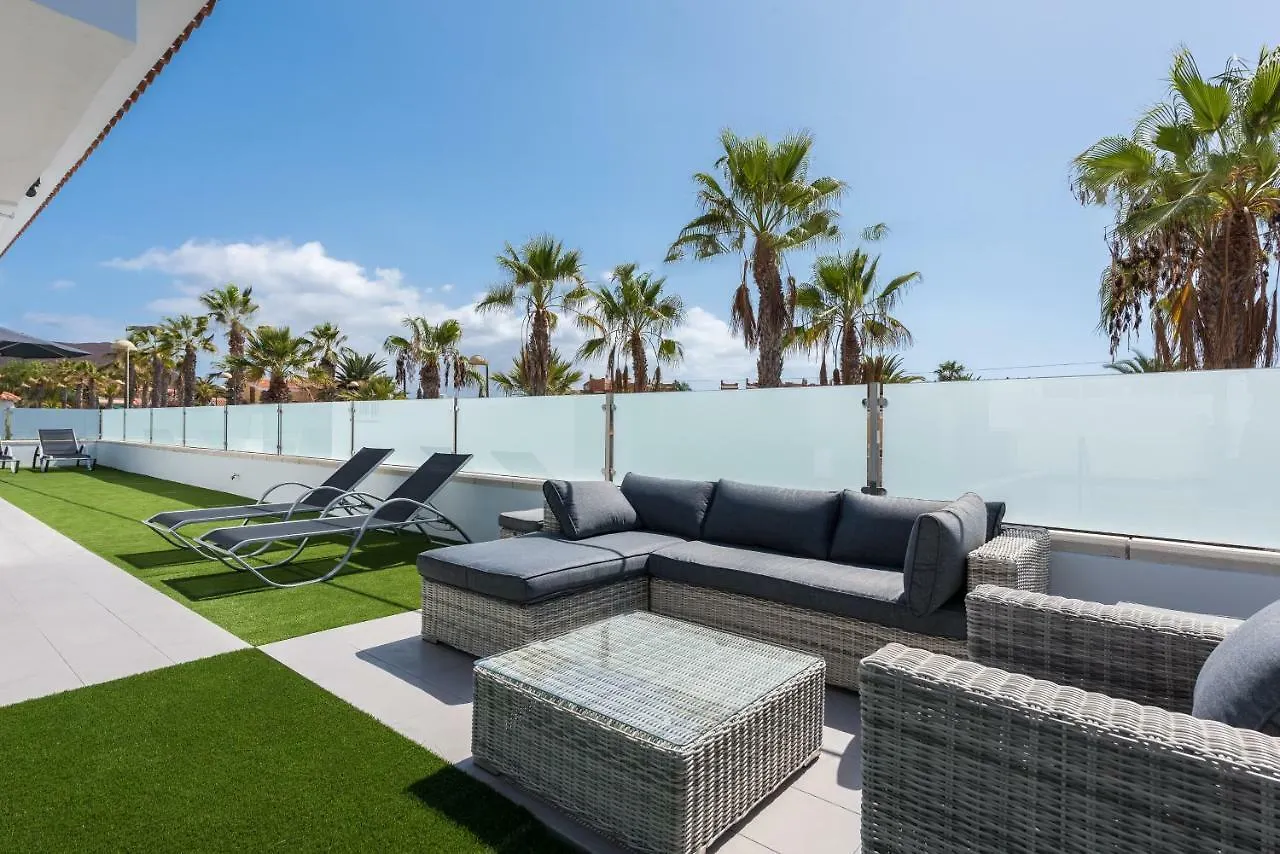 Luxurious 5* Villa - 300M2 - Private Heated Pool - Garage - Wifi 팔름-마르
