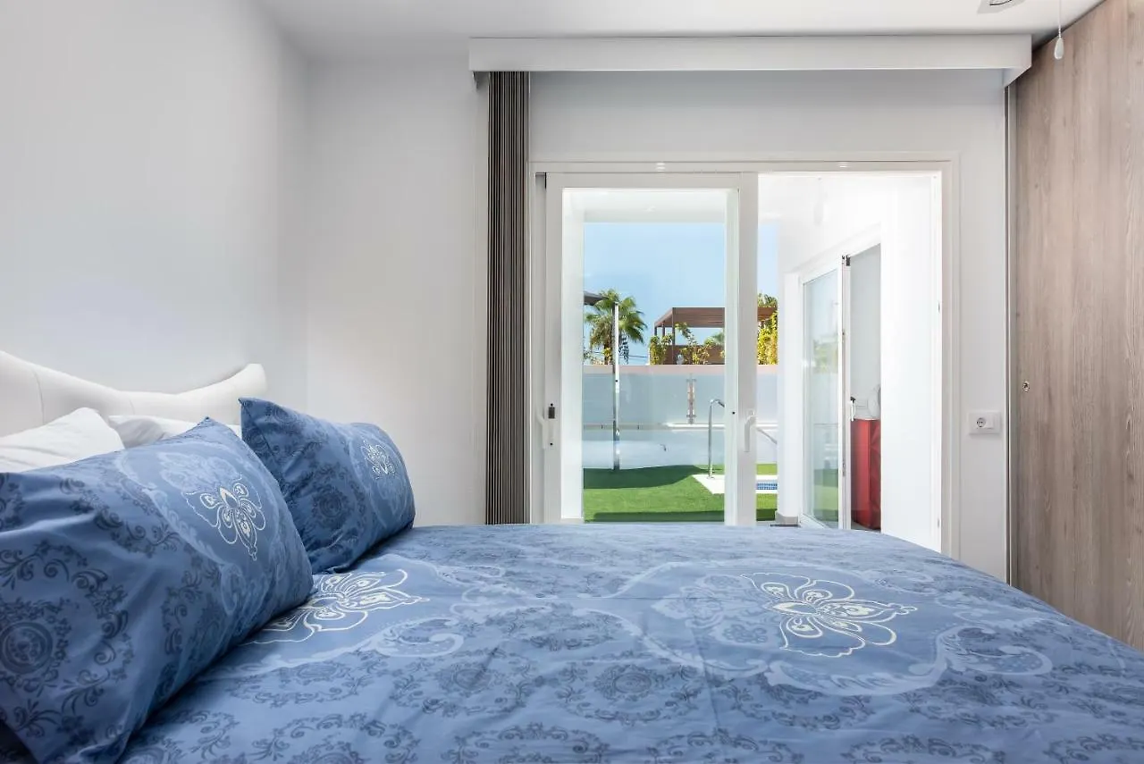 Luxurious 5* Villa - 300M2 - Private Heated Pool - Garage - Wifi 팔름-마르